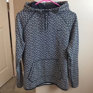 Nike size medium hoodie sweatshirt. EUC!